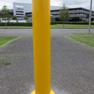 Bolt-Down-Bollard-With-Round-Base-Plate-2